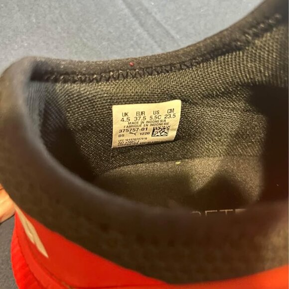 Boys size 5.5. PUMA tennis shoes/sneakers - Picture 3 of 4